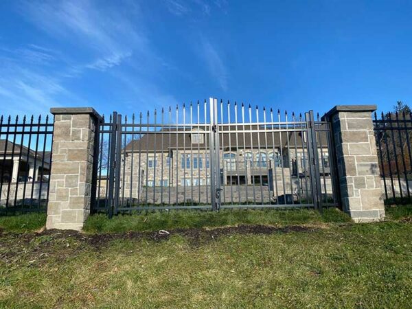 Aluminum Picket Fence Installed in Niagara falls