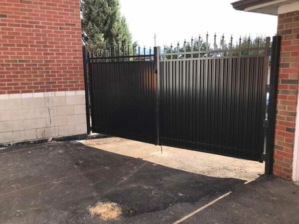 Aluminum Privacy Fence in Toronto